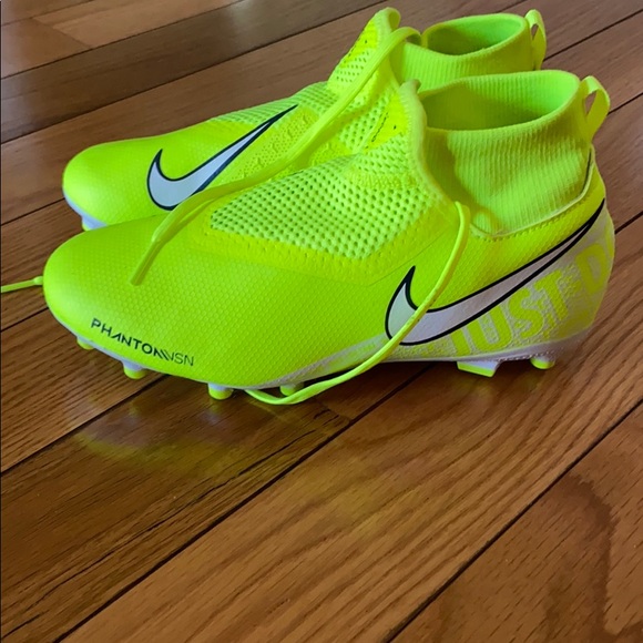 nike youth phantom cleats